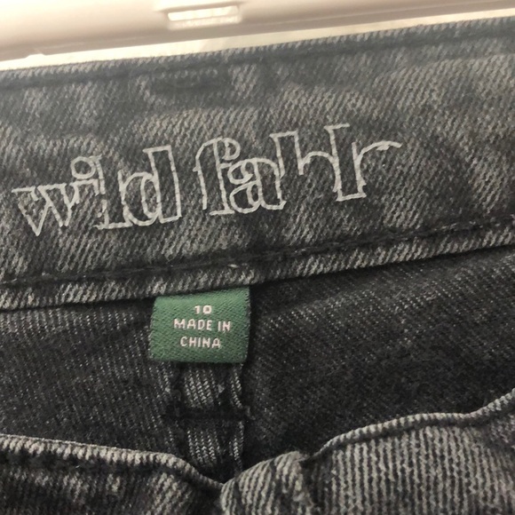 Jeans - Picture 2 of 3